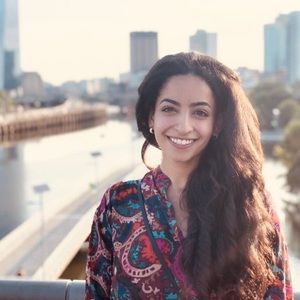 Meet your Posher, Lina